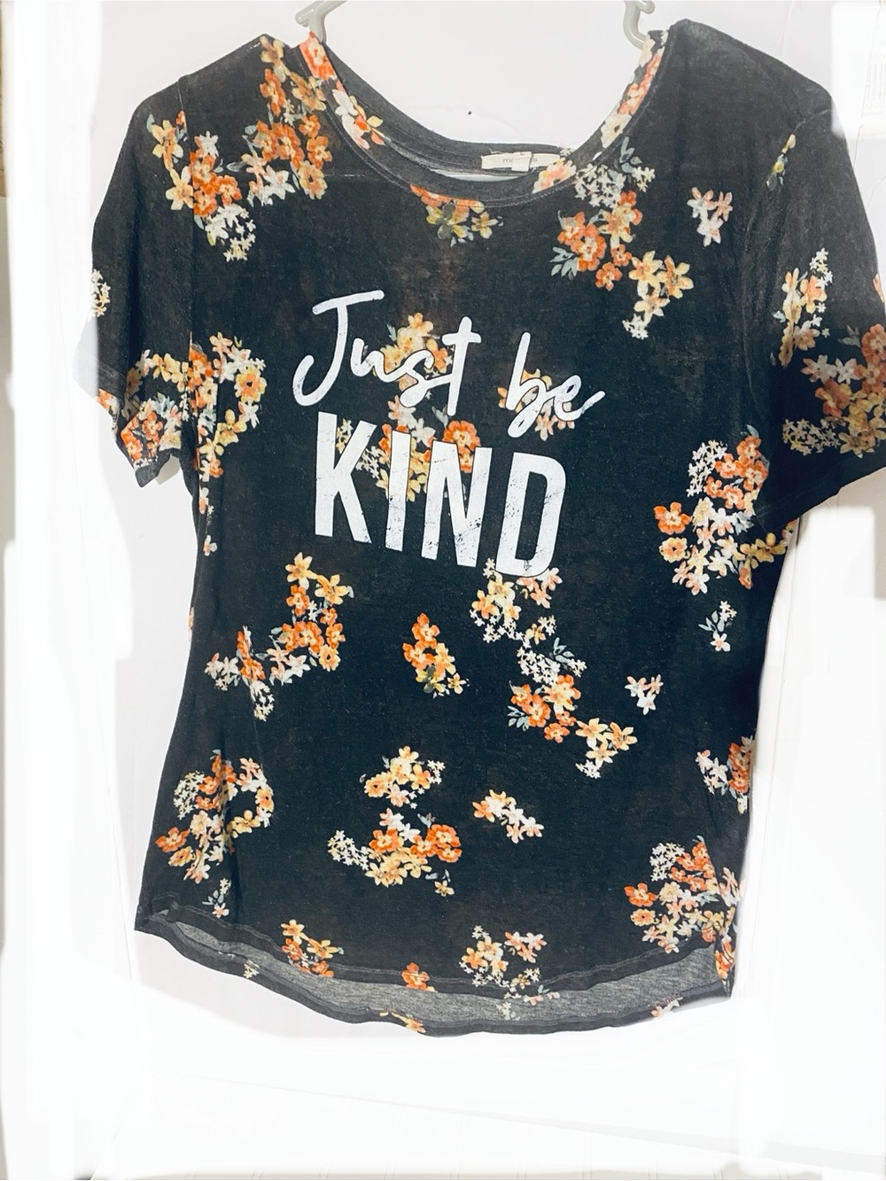 💎3FOR $15💎 Maurices Black Floral 'Just Be Kind' Tee